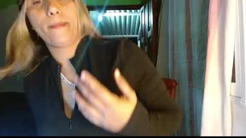 crisshantall online show from 29, 7, 2026