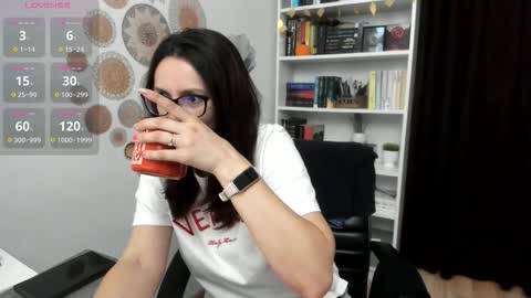 Twitter Christinne p online show from 12, 9, 2025