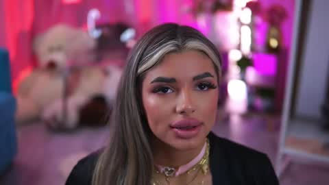 Crissy online show from 25, 4, 2026