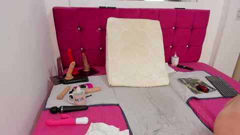 Snapshot of cristal_18xxx chatting on 13, 12, 2024 Cristal online show from 13, 12, 2024