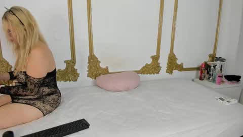 Cristal  online show from 12, 3, 2025