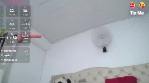 Snapshot of cristal_horny19 chatting on 15, 5, 2026 Milena online show from 15, 5, 2026