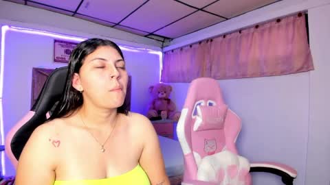 cristal_smith20 online show from 4, 6, 2026