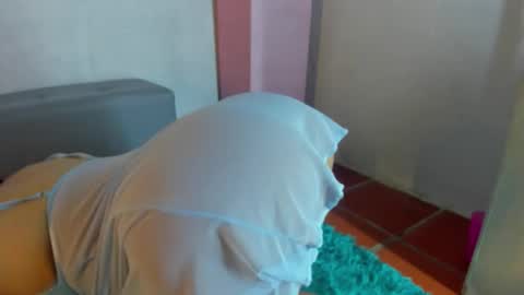 Snapshot of cristal_t2 chatting on 7, 1, 2026 cristal_t2 online show from 7, 1, 2026