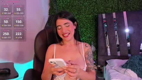 Snapshot of cristalcerati_ chatting on 30, 12, 2024 Cristal online show from 30, 12, 2024