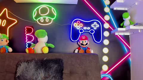 Nicole  Connection time 220pm-910pmCol online show from 4, 2, 2025