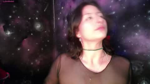 Cristal de Leon online show from 13, 9, 2025