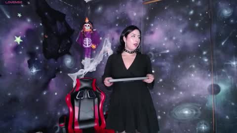 Cristal de Leon online show from 14, 10, 2025