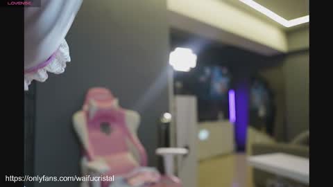 Laura online show from 2, 11, 2025