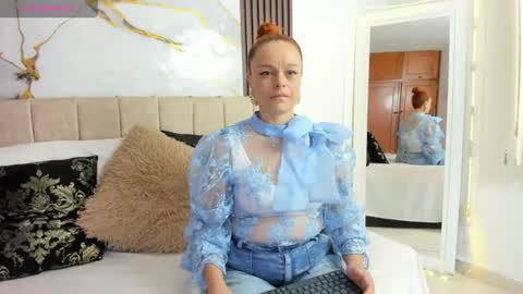cristal walker online show from 25, 7, 2026