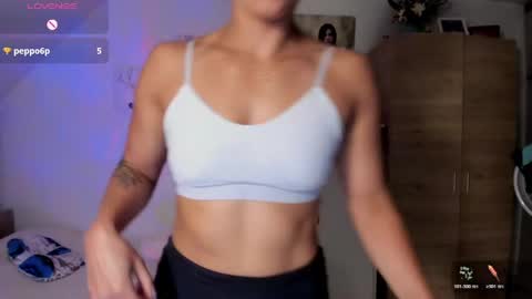 Snapshot of cristamunez chatting on 1, 5, 2026 veronika online show from 1, 5, 2026