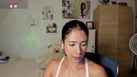 Snapshot of cristamunez chatting on 7, 5, 2026 veronika online show from 7, 5, 2026