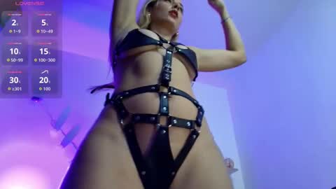 This blondie girl  is waiting for someone very horny to get some fun online show from 8, 10, 2025