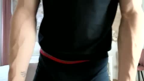 Snapshot of cristianovilla chatting on 7, 5, 2026 CristianoHailey online show from 7, 5, 2026