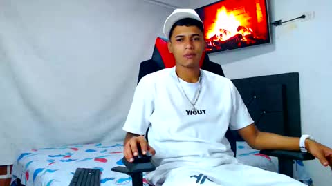 Snapshot of cristiantayron chatting on 23, 5, 2026 cristian online show from 23, 5, 2026