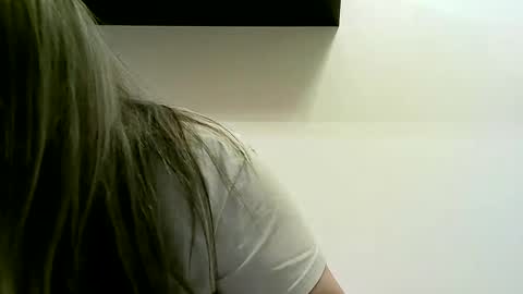 cristina20021991 online show from 1, 1, 2025