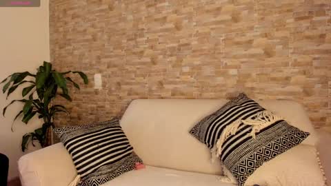 Snapshot of cristina_fernando chatting on 23, 12, 2024 soycriss online show from 23, 12, 2024