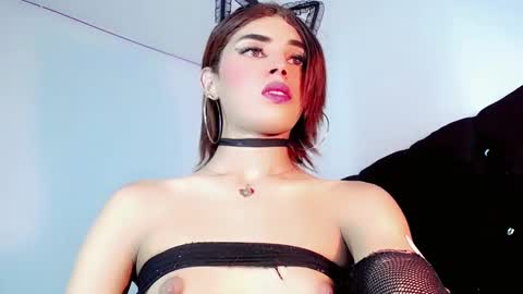 Cristinadollsex online show from 4, 1, 2025