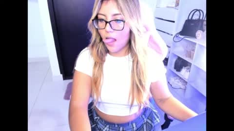 Snapshot of cristinasweet7 chatting on 9, 6, 2026 cristinasweet7 online show from 9, 6, 2026