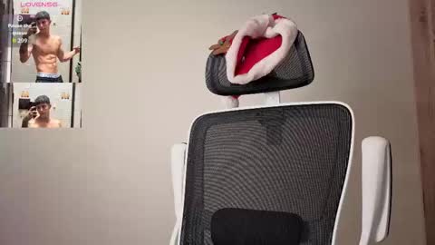 cristopher23  online show from 2, 12, 2025