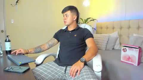 Cristopher online show from 16, 2, 2025