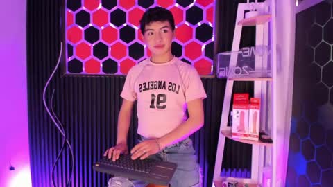 Cristopher  online show from 24, 4, 2026