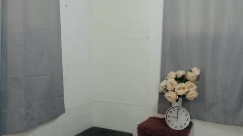 Snapshot of crocodale chatting on 21, 9, 2025 crocodale online show from 21, 9, 2025