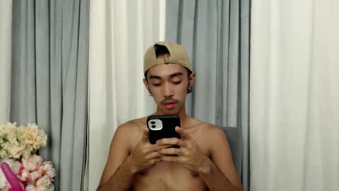 crocodale online show from 10, 4, 2026