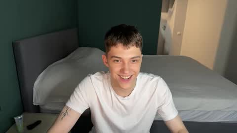 Snapshot of cronck52 chatting on 17, 11, 2025 cronck52 online show from 17, 11, 2025