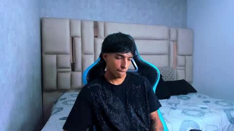 Snapshot of croy_myer chatting on 4, 3, 2026 Croy online show from 4, 3, 2026