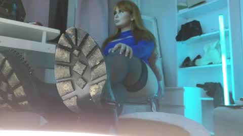 Snapshot of cruel_siren chatting on 4, 12, 2025 Cruel Siren online show from 4, 12, 2025