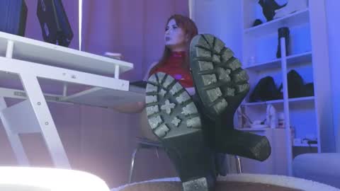 Snapshot of cruel_siren chatting on 19, 12, 2025 Cruel Siren online show from 19, 12, 2025