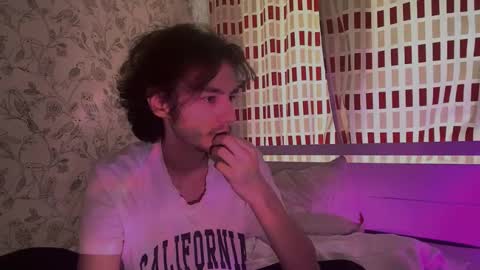 crybae0 online show from 5, 3, 2026