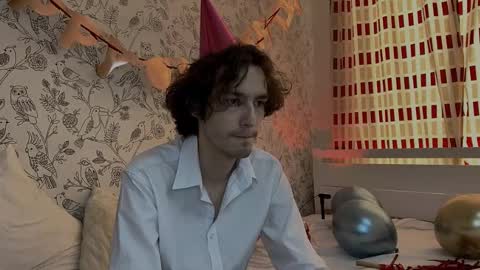 crybae0 online show from 13, 3, 2026