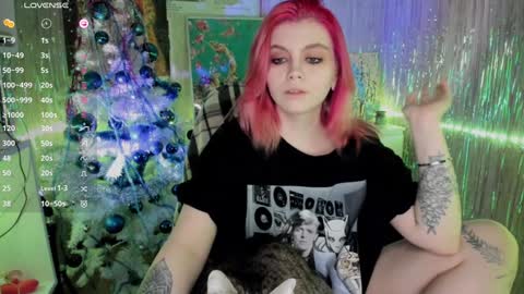 Snapshot of cryptobjgirlv2 chatting on 9, 12, 2024 Lilith online show from 9, 12, 2024