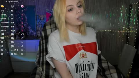 Snapshot of cryptobjgirlv2 chatting on 20, 1, 2025 Lilith online show from 20, 1, 2025