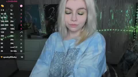 Snapshot of cryptobjgirlv2 chatting on 12, 9, 2025 Lilith online show from 12, 9, 2025