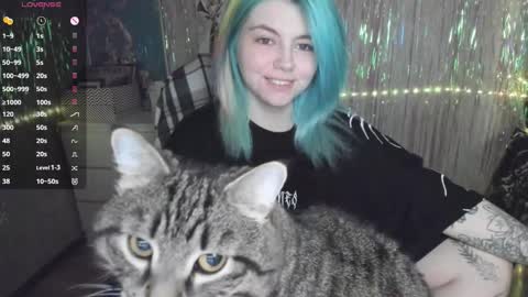 Snapshot of cryptobjgirlv2 chatting on 8, 10, 2025 Lilith online show from 8, 10, 2025