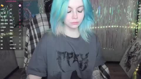 Snapshot of cryptobjgirlv2 chatting on 12, 10, 2025 Lilith online show from 12, 10, 2025