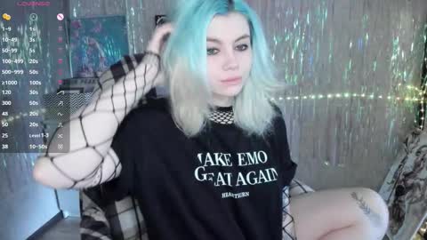 Snapshot of cryptobjgirlv2 chatting on 28, 10, 2025 Lilith online show from 28, 10, 2025