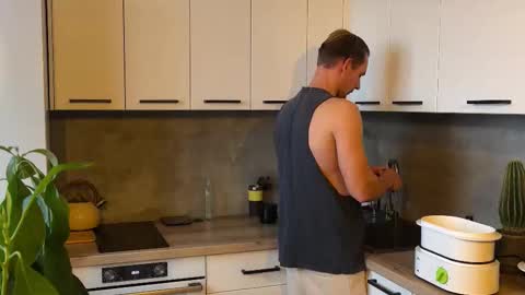 Snapshot of cryptobubbles chatting on 4, 12, 2025 cryptobubbles online show from 4, 12, 2025