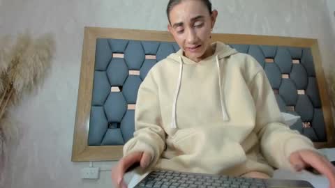 crystal_sm online show from 6, 10, 2025