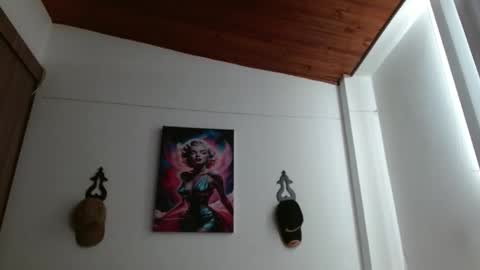 Crystal Blaze online show from 21, 4, 2026