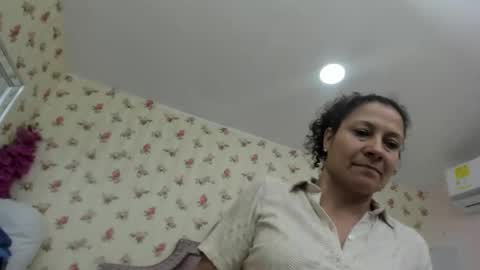 Milf Latina online show from 19, 5, 2026