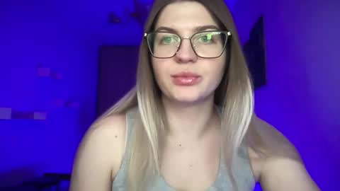 crystalblush01 online show from 25, 4, 2026