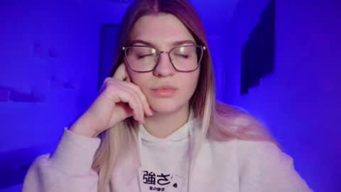 crystalblush01 online show from 30, 4, 2026
