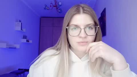 crystalblush01 online show from 6, 5, 2026
