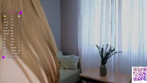 Snapshot of crystaldiva01 chatting on 11, 6, 2026 Diva online show from 11, 6, 2026