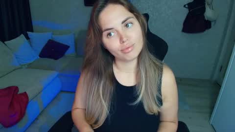 crystalemily online show from 7, 10, 2025