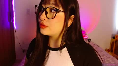 Olivia  online show from 22, 4, 2026